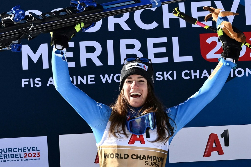 L'Italienne Marta Bassino remporte le  Super-G féminin de la Coupe du monde de ski à Méribel en France le 8 février 2023