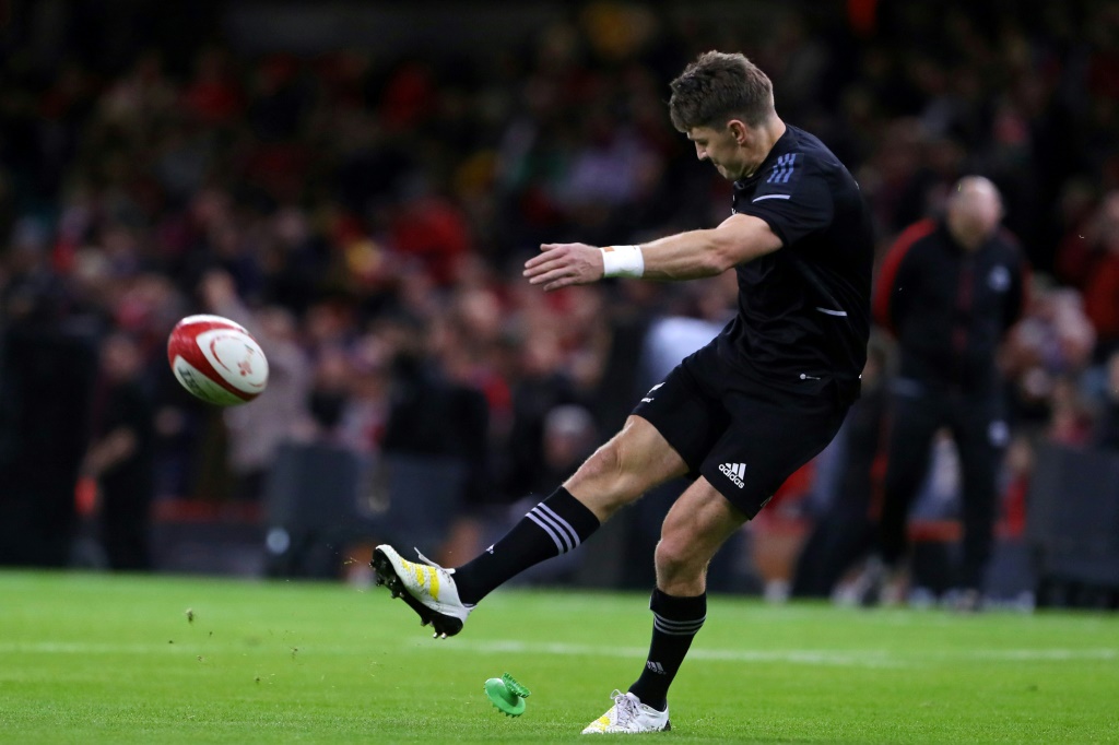 Le demi d'ouverture néo-zélandais Beauden Barrett à l'échauffement avant un test-match contre le Pays de Galles