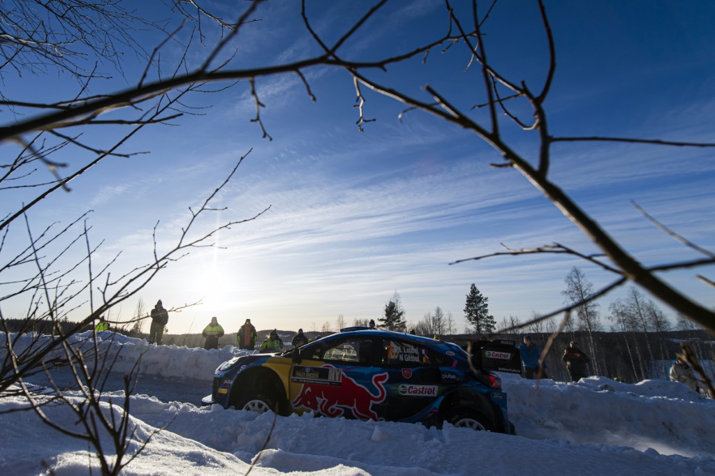 Le pilote français Pierre-Louis Loubet au volant de sa MSport-Ford lors de la troisième journée du rallye de Suède, deuxième épreuve du championnat du monde des rallyes WRC, le 11 février 2023.