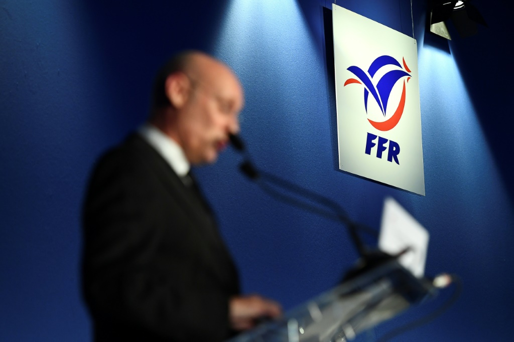 Le sigle de la Fédération française de rugby (FFR) lors d'un discours de Bernard Laporte après son élection à la présidence, le 3 décembre 2016 au siège de l'instance à Marcoussis, près de Paris