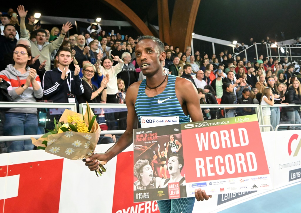 L'Ethiopien Lamecha Girma est le nouveau détenteur du record du monde du 3000 m, établi à Liévin le 15 février 2023