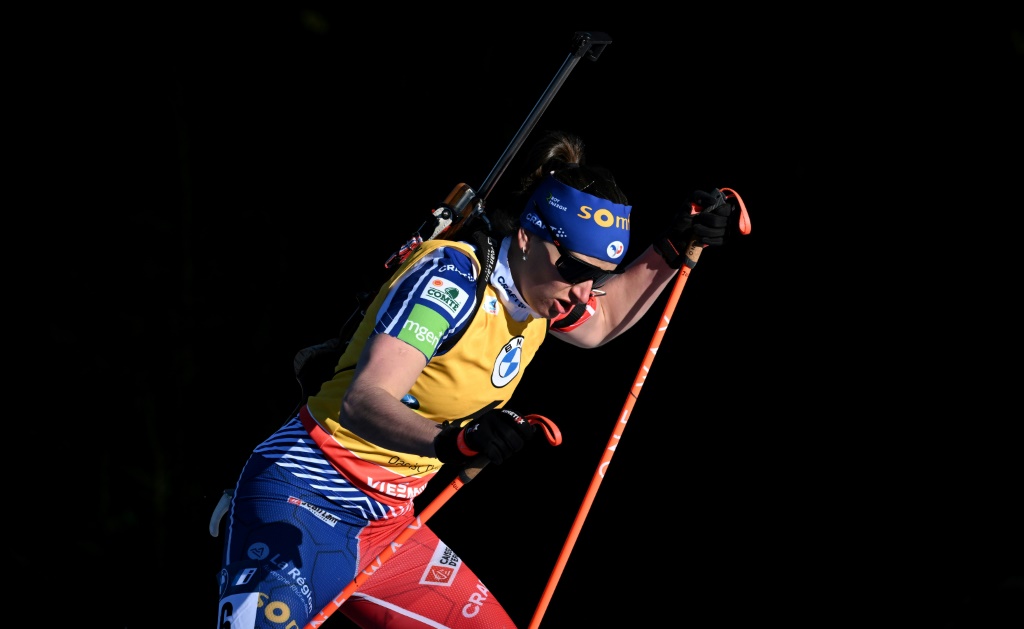 La Française Julia Simon lors de l'individuel, aux Mondiaux de biathlon, le 15 février 2023 à Oberhof