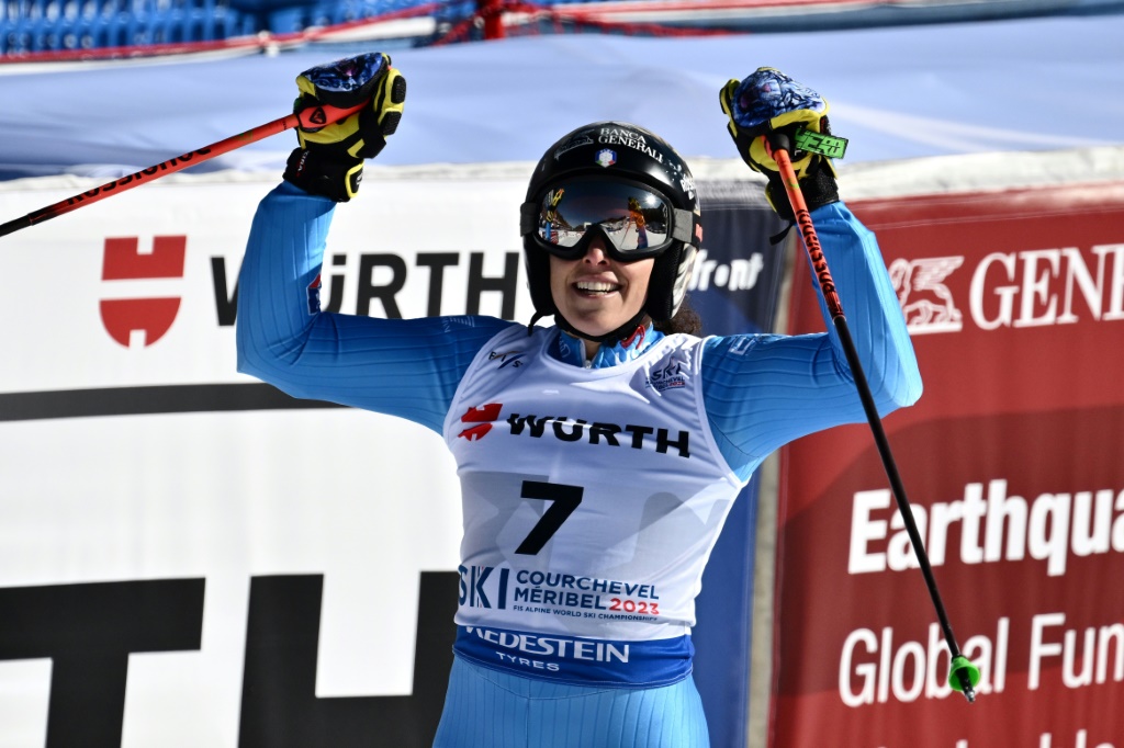 L'Italienne Federica Brignone après avoir pris la deuxième place de l'épreuve de slalom géant féminin du Championnat du monde de ski alpin 2023 à Méribel, le 16 février 2023