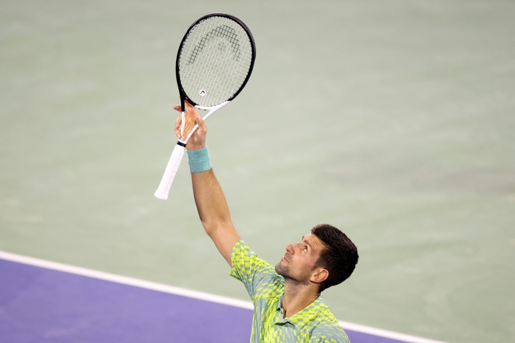 Le Serbe Novak Djokovic s'est qualifié pour les quarts de finale du tournoi ATP de Dubaï en battant le Néerlandais Tallon Griekspoor le 1er mars 2023 à Dubaï