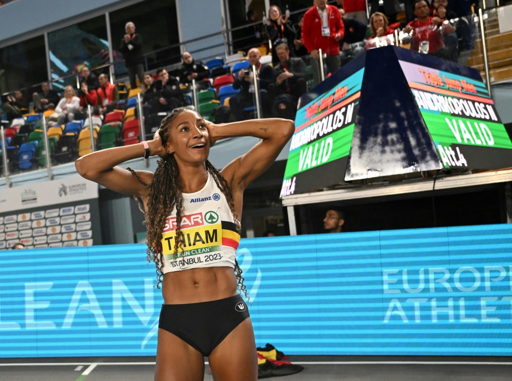 La Belge Nafissatou Thiam après son record du monde du pentathlon lors de l'Euro d'athlétisme en salle à Istanbul le 3 mars 2023