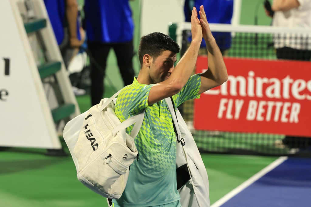 Novak Djokovic battu par Daniil Medvedev en demi-finale du tournoi de Dubaï