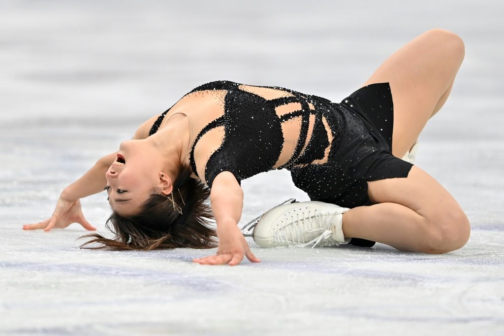 La Japonaise Kaori Sakamoto a pris la tête des Mondiaux de patinage artistique à l'issue du programme court. Devant son public