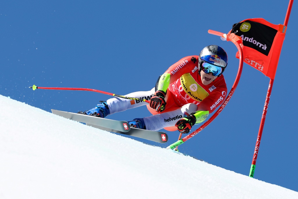 Le Suisse Marco Odermatt a largement dominé le géant des finales de la Coupe du monde de ski alpin
