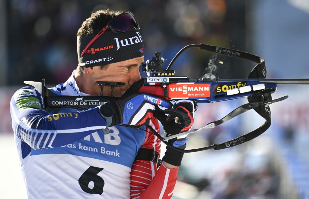 Quentin Fillon-Maillet au tir lors des mondiaux de biathlon à Oberhof (Allemagne)