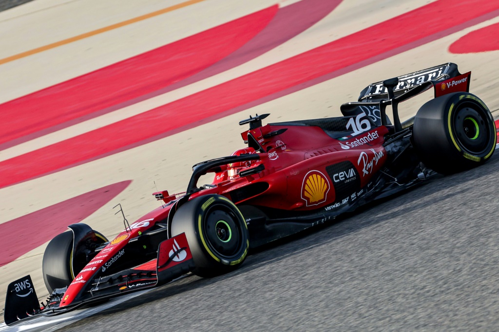 Charles Leclerc, le pilote monégasque de l'écurie Ferrari, le 24 février 2023 sur le circuit de Sakhir, au Bahreïn