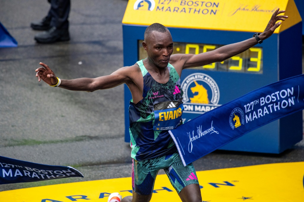 Le Kényan Evans Chebet a remporté le marathon de Boston pour la deuxième année d'affilée le 17 avril 2023