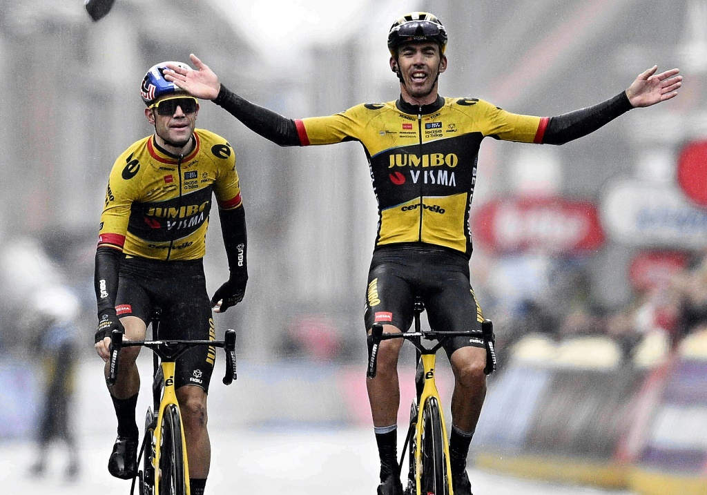 Le Français Christophe Laporte de la Jumbo-Visma remporte la course cycliste A travers la Flandre le 29 mars 2023 à Waregem en Belgique