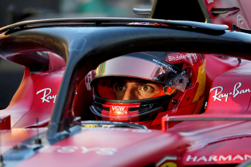Le pilote Ferrari Carlos Sainz Jr après son accident avec l'Aston Martin de Fernando Alonso à Melbourne