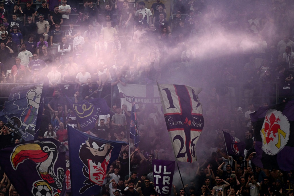 Les tifosi de la Fiorentina lors d'un match face à l'Inter Milan