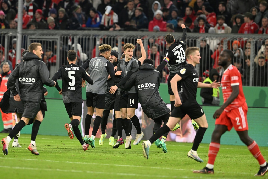 Fribourg célèbre le 4 avril 2023 sa qualification en demi-finale de Coupe d'Allemagne au détriment du Bayern Munich
