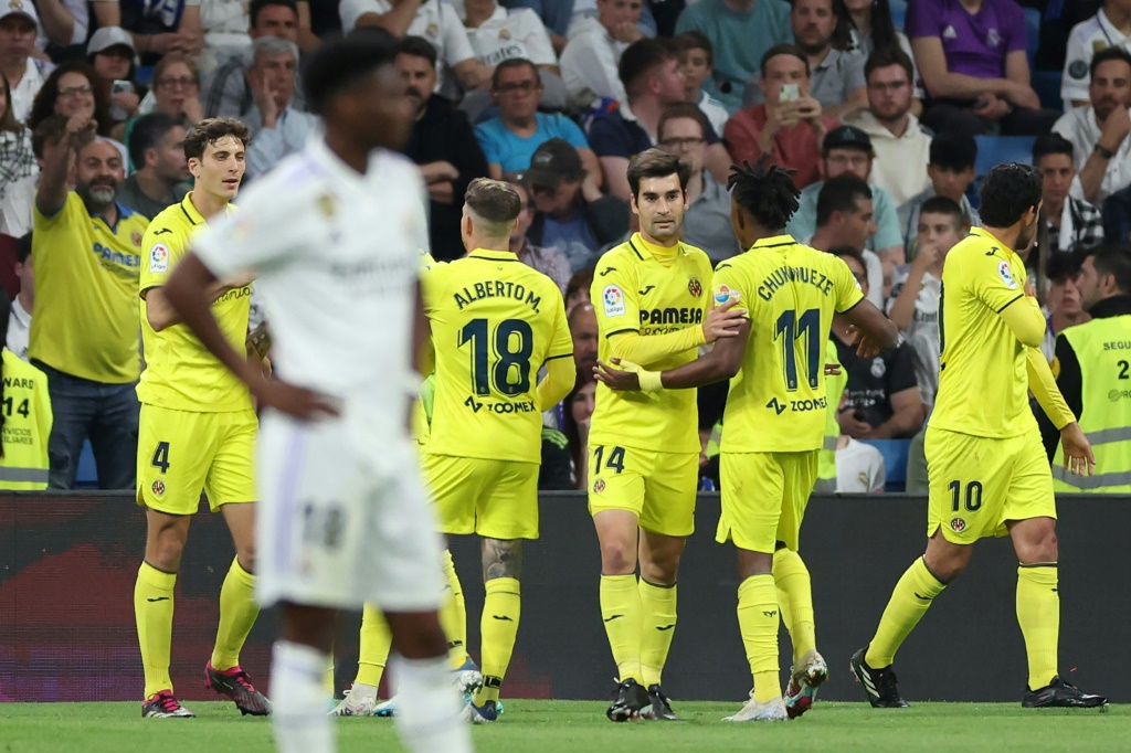 Les joueurs de Villarreal célèbrent un de leurs buts inscrits sur la pelouse du Real Madrid