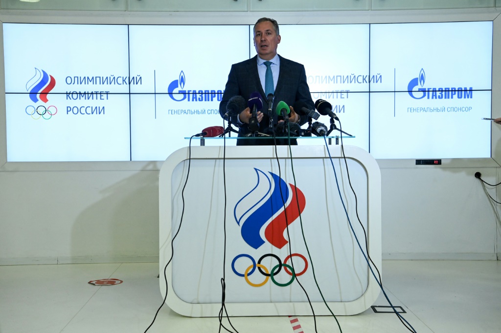Le président du comité olympique russe, Stanislav Pozdniakov, s'exprime lors d'une conférence de presse, le 17 décembre 2020 à Moscou