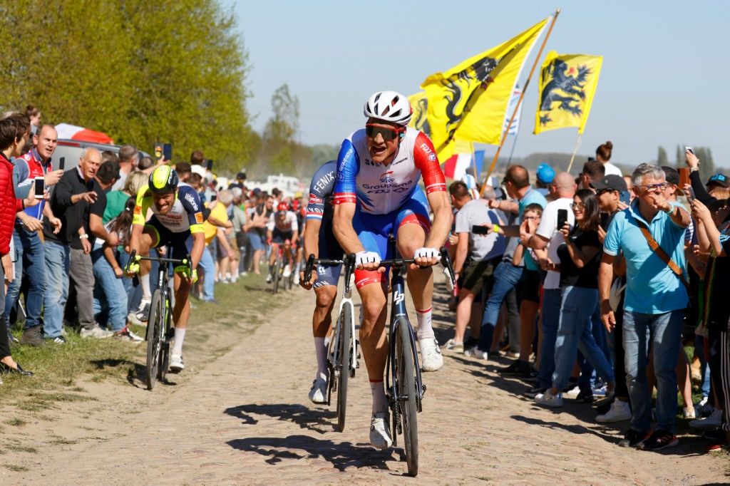 Le Suisse Stefan Kung lors de l'édition 2022 de Paris-Roubaix dont il a terminé 3e le 17 avril 2022 à Roubaix
