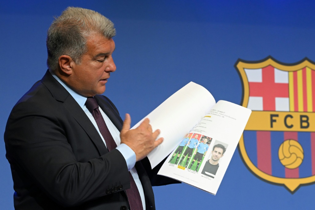 Le président du FC Barcelone Joan Laporta lors d'une conférence de presse, le 17 avril 2023