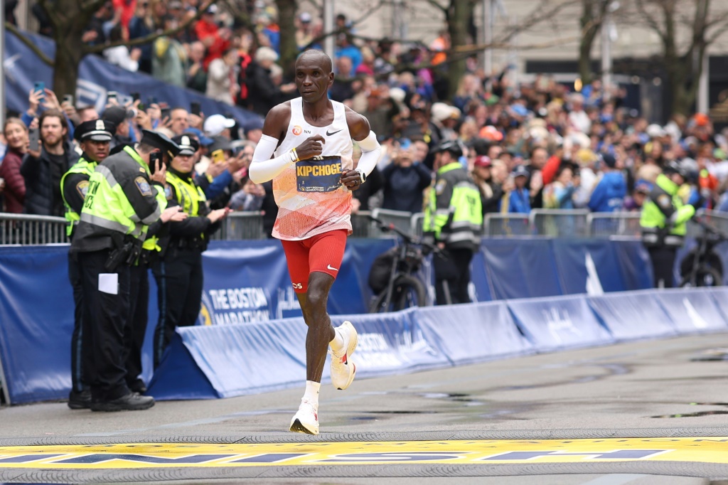 Le Kényan Eliud Kipchoge termine le marathon de Boston à la 6e place le 17 avril 2023