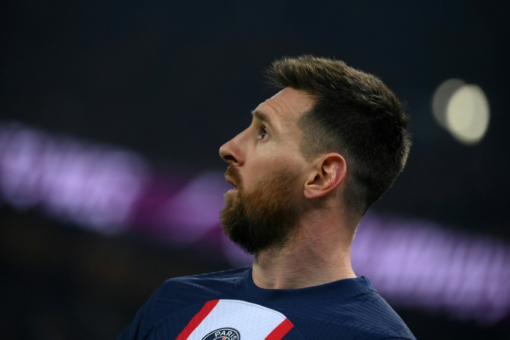 Lionel Messi avec Paris contre l'Olympique Lyonnais au Parc des Princes