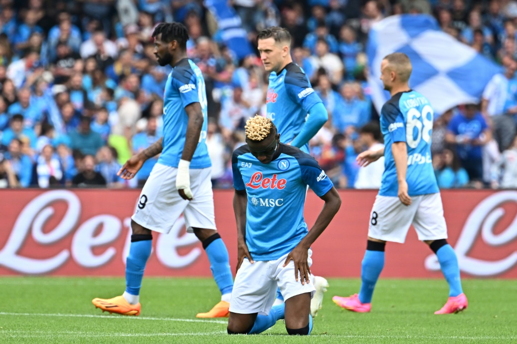 L'attaquant nigérian du Napoli Victor Osimhen (au centre) lors du match de Serie A contre la Salernitana