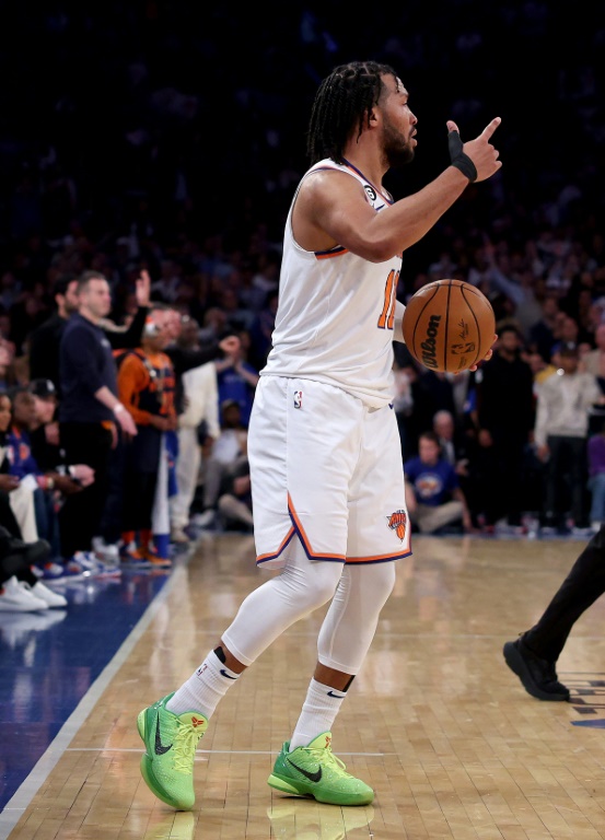 Le joueur Jalen Brunson des New York Knicks face au Miami Heat lors du deuxième match des demi-finles playoffs de la conférence Est le 2 mais 2023 au Madison Square Garden de New York City