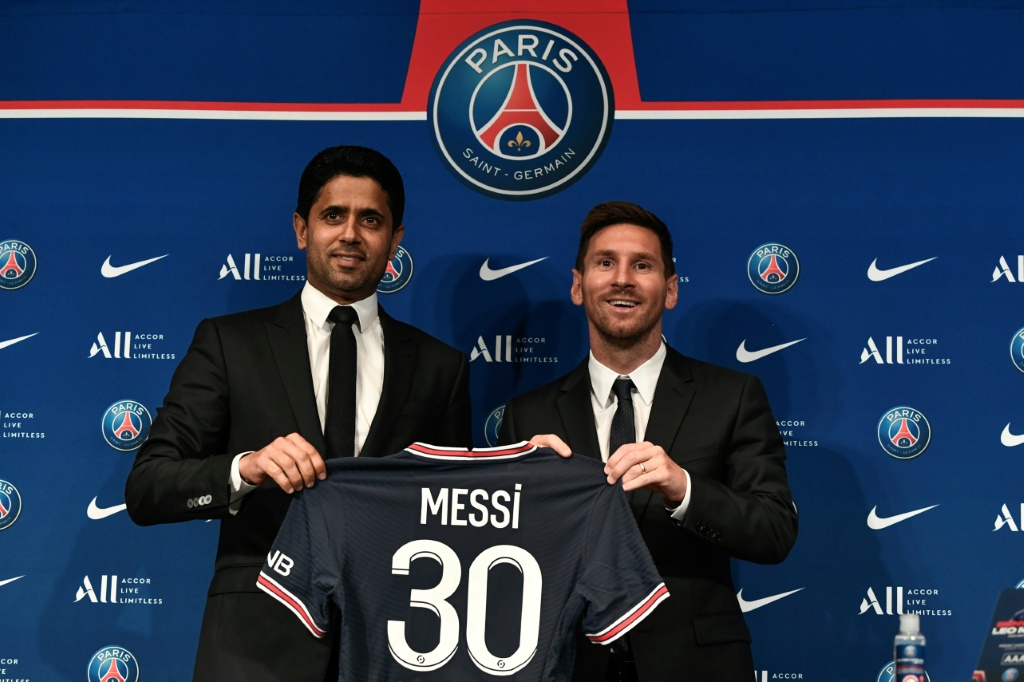 Le président Nasser Al-Khelaïfi présente en grande pompe Lionel Messi comme nouveau joueur du PSG, le 11 août 2021 au Parc des Princes