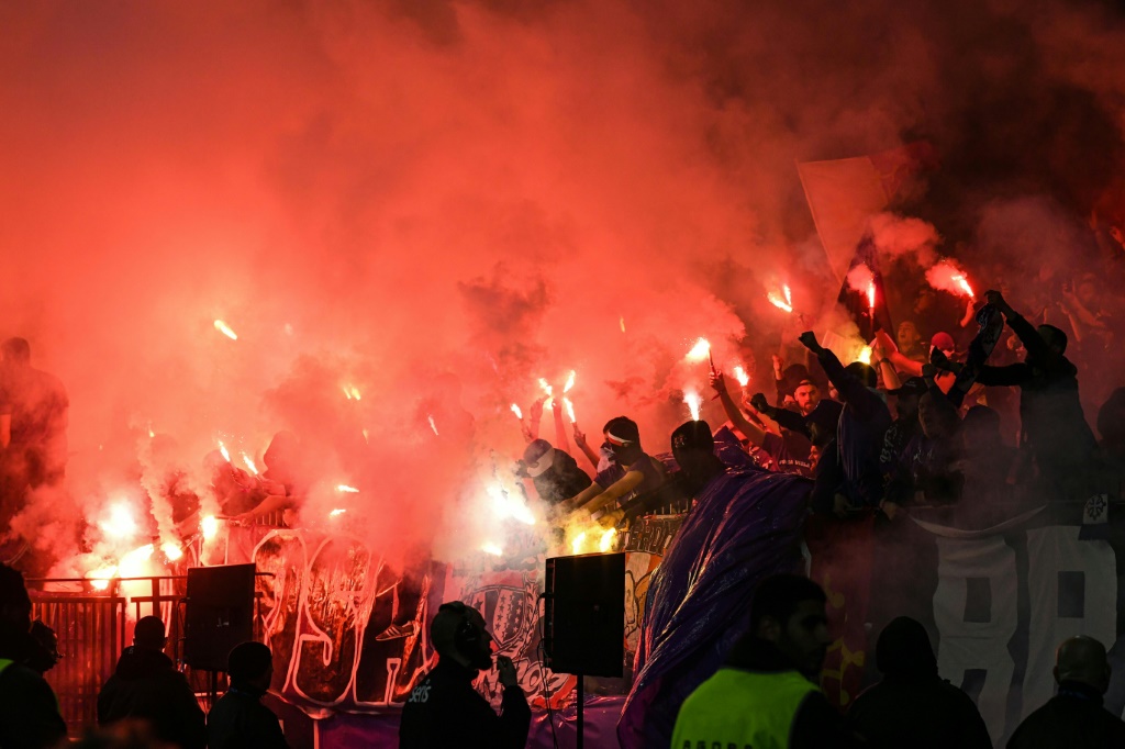 Des supporters toulousains lors de la finale de la Coupe de France au Stade de France contre Nantes, le 29 avril 2023